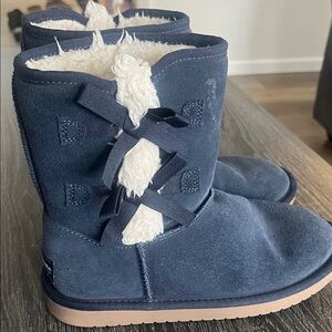 Koolaburra Navy Suede Boots with Cozy Lining